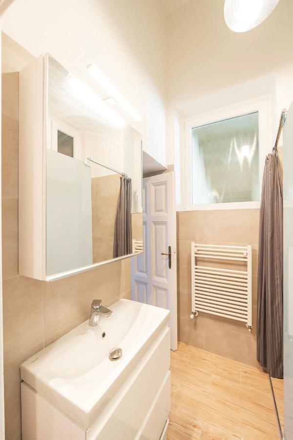 Shining Bright Two Bedroom Apt Next To Andrassy Ave Budapest Luaran gambar