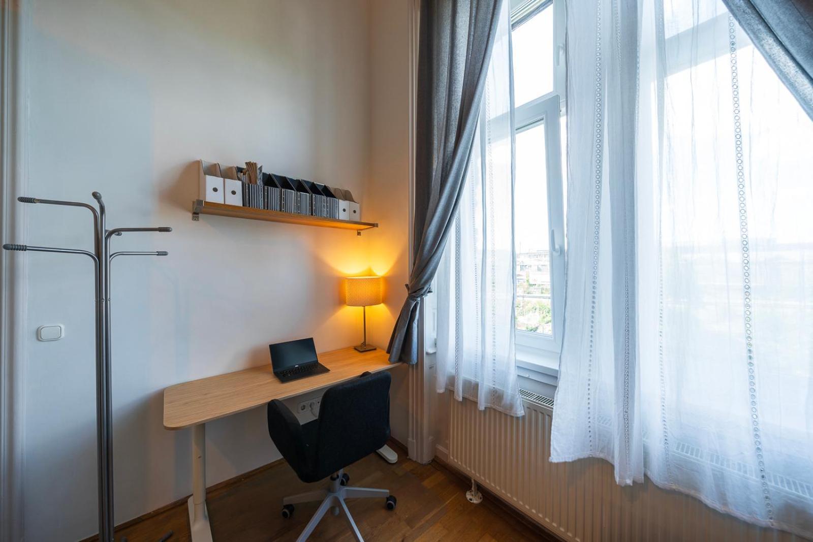 Shining Bright Two Bedroom Apt Next To Andrassy Ave Budapest Luaran gambar